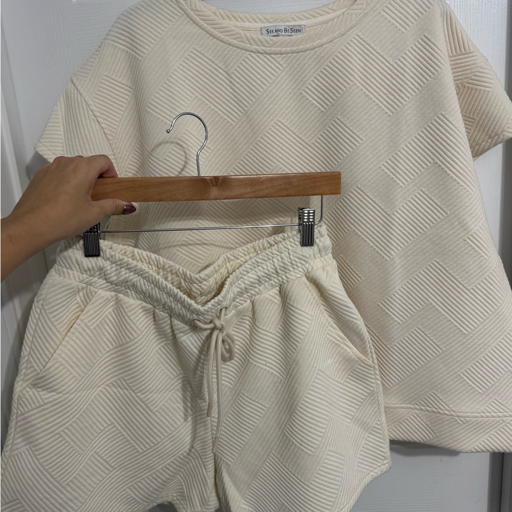 Cream Textured Women’s Shorts Set